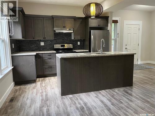 2059 Elphinstone Street, Regina, SK - Indoor Photo Showing Kitchen With Upgraded Kitchen