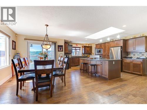 343 Stellar Drive, Kelowna, BC - Indoor Photo Showing Other Room