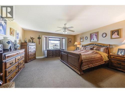 343 Stellar Drive, Kelowna, BC - Indoor Photo Showing Bedroom