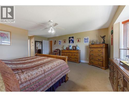 343 Stellar Drive, Kelowna, BC - Indoor Photo Showing Bedroom