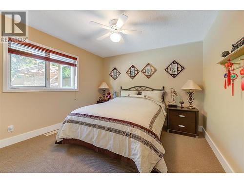343 Stellar Drive, Kelowna, BC - Indoor Photo Showing Bedroom