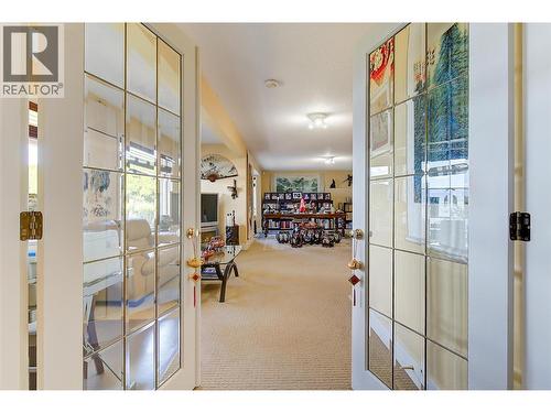 343 Stellar Drive, Kelowna, BC - Indoor Photo Showing Other Room