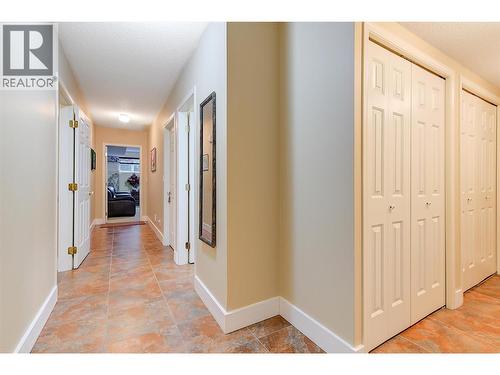 343 Stellar Drive, Kelowna, BC - Indoor Photo Showing Other Room