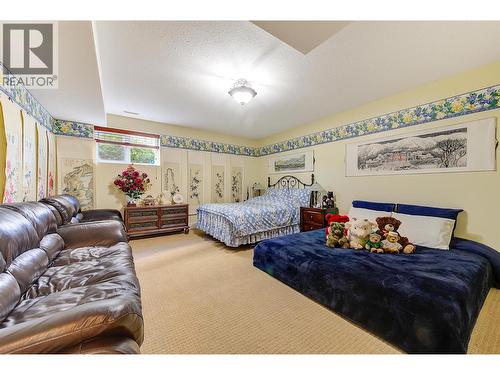 343 Stellar Drive, Kelowna, BC - Indoor Photo Showing Bedroom