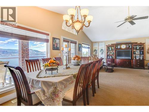 343 Stellar Drive, Kelowna, BC - Indoor Photo Showing Dining Room