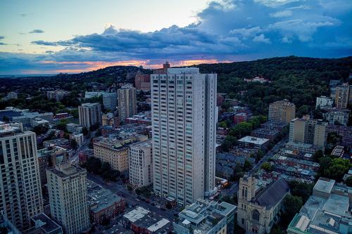 1806-1455 Rue Sherbrooke O.  Montréal (Ville-Marie), QC H3G 1L2