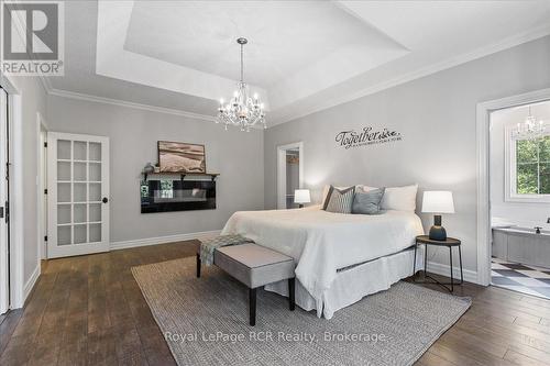 7572 Sideroad 3 E, Wellington North, ON - Indoor Photo Showing Bedroom