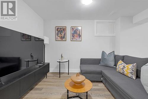 C - 449 Lansdowne Avenue, Toronto, ON - Indoor Photo Showing Other Room