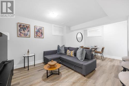 C - 449 Lansdowne Avenue, Toronto, ON - Indoor Photo Showing Living Room