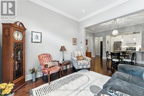 101 - 80 Burns Boulevard, King, ON - Indoor Photo Showing Living Room