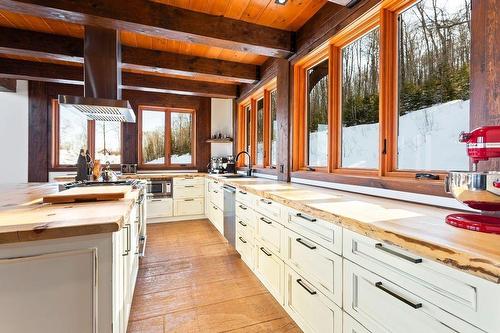 Cuisine - 104 Ch. Brunette, Lac-Supérieur, QC - Indoor Photo Showing Kitchen