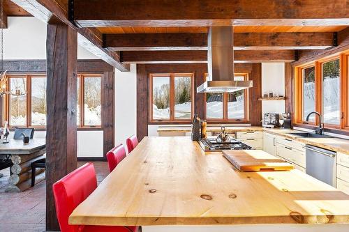 Dinette - 104 Ch. Brunette, Lac-Supérieur, QC - Indoor