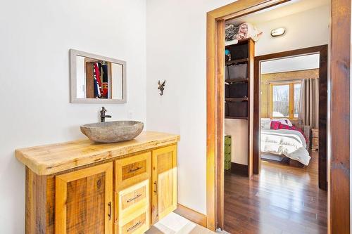 Ensuite bathroom - 104 Ch. Brunette, Lac-Supérieur, QC - Indoor Photo Showing Other Room