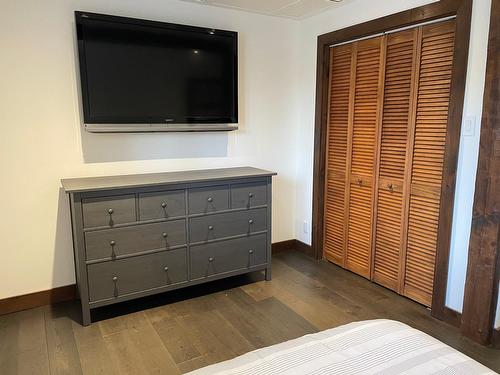 Bedroom - 104 Ch. Brunette, Lac-Supérieur, QC - Indoor Photo Showing Bedroom