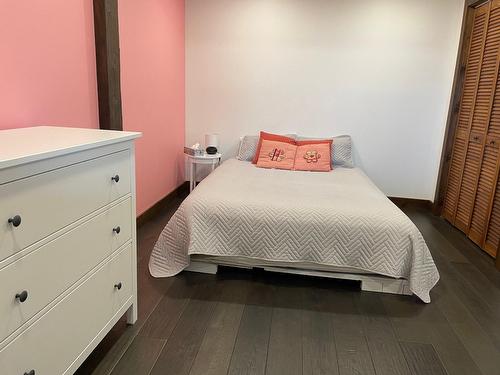 Bedroom - 104 Ch. Brunette, Lac-Supérieur, QC - Indoor Photo Showing Bedroom