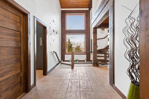 Passageway - 104 Ch. Brunette, Lac-Supérieur, QC - Indoor Photo Showing Other Room