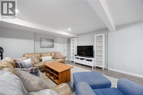 4052 St. Clair Parkway, Port Lambton, ON - Indoor Photo Showing Living Room