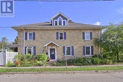 207 WATERLOO STREET N  Cambridge, ON N3H 1N1