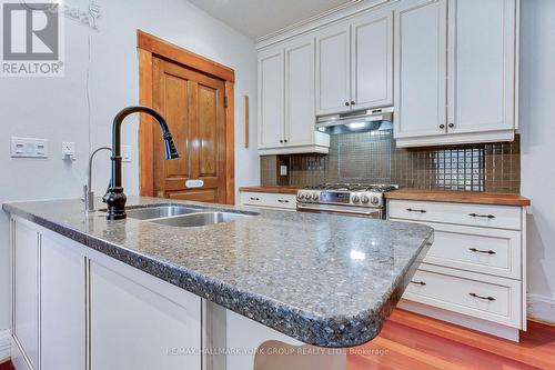 207 Waterloo Street N, Cambridge, ON - Indoor Photo Showing Kitchen With Double Sink