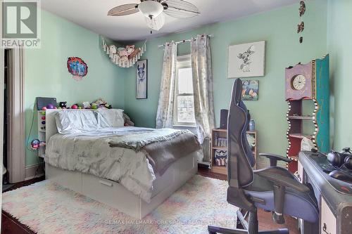 207 Waterloo Street N, Cambridge, ON - Indoor Photo Showing Bedroom