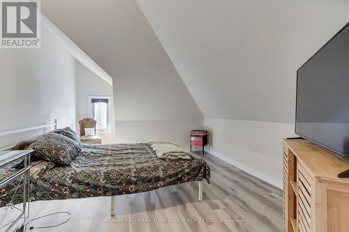 207 Waterloo Street N, Cambridge, ON - Indoor Photo Showing Bedroom