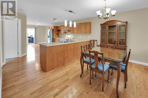 Peninsula could make great pull up breakfast spot - 51 Nathalie Court, Welland (Lincoln/Crowland), ON - Indoor Photo Showing Other Room