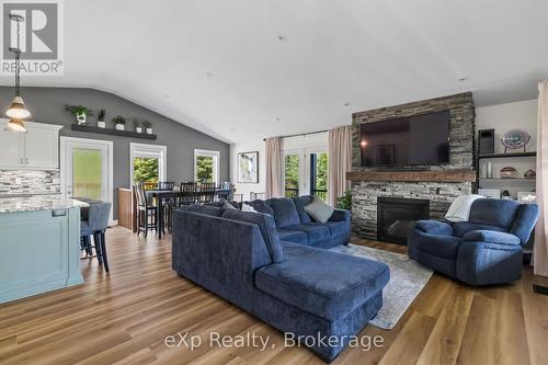 131290 Southgate 13 Side Road, Southgate, ON - Indoor Photo Showing Living Room With Fireplace