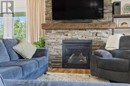131290 Southgate 13 Side Road, Southgate, ON - Indoor Photo Showing Living Room With Fireplace