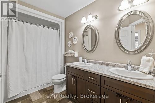 Main Floor Bathroom - 131290 Southgate 13 Side Road, Southgate, ON - Indoor Photo Showing Bathroom