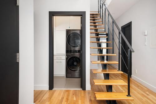 Hall - 8-1820 Rue Mullins, Montréal (Le Sud-Ouest), QC - Indoor Photo Showing Laundry Room