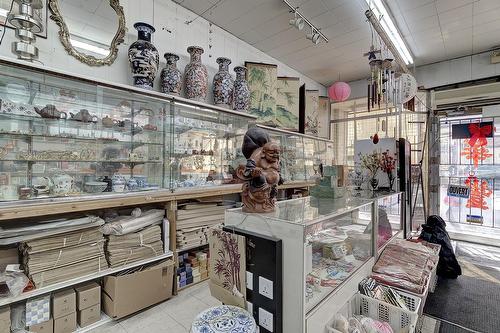 Intérieur - 1013 Boul. St-Laurent, Montréal (Ville-Marie), QC 