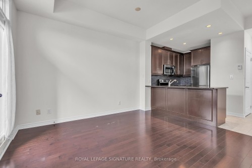504-5327 Upper Middle Road W, Burlington, ON - Indoor Photo Showing Kitchen
