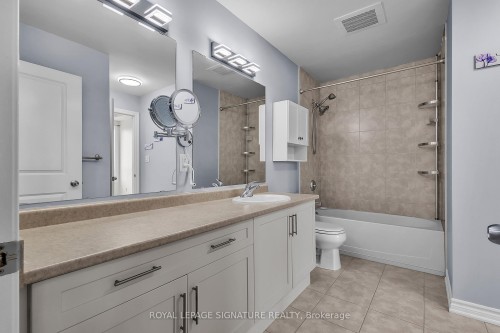 504-5327 Upper Middle Road W, Burlington, ON - Indoor Photo Showing Bathroom