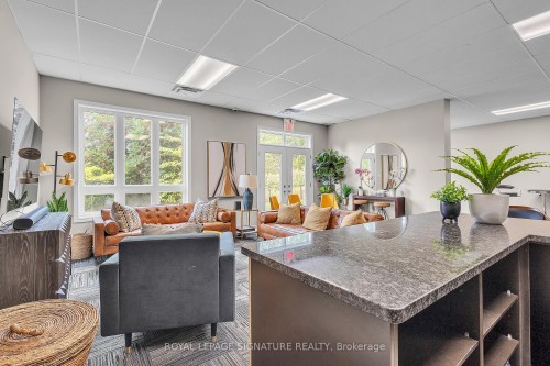 504-5327 Upper Middle Road W, Burlington, ON - Indoor