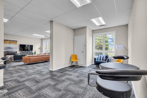 504-5327 Upper Middle Road W, Burlington, ON - Indoor Photo Showing Other Room