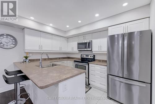 801 - 1 Blanche Lane, Markham, ON - Indoor Photo Showing Kitchen With Stainless Steel Kitchen