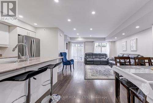 801 - 1 Blanche Lane, Markham, ON - Indoor Photo Showing Kitchen With Upgraded Kitchen