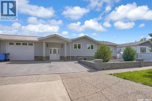110 3rd AVENUE W  Gravelbourg, SK S0H 1X0