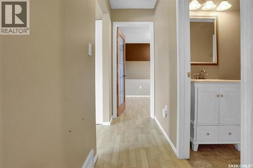 110 3Rd Avenue W, Gravelbourg, SK - Indoor Photo Showing Other Room