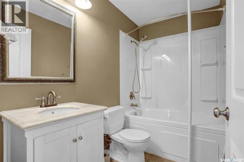 110 3Rd Avenue W, Gravelbourg, SK - Indoor Photo Showing Bathroom