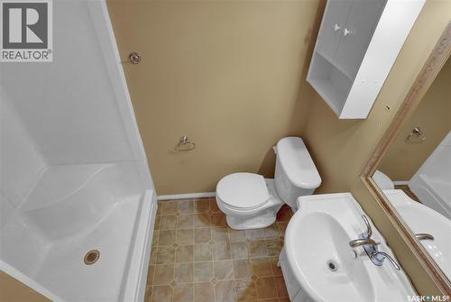 110 3Rd Avenue W, Gravelbourg, SK - Indoor Photo Showing Bathroom