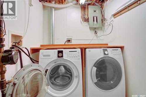 110 3Rd Avenue W, Gravelbourg, SK - Indoor Photo Showing Laundry Room