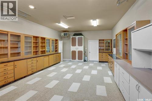 110 3Rd Avenue W, Gravelbourg, SK - Indoor