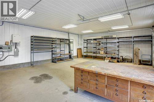 110 3Rd Avenue W, Gravelbourg, SK - Indoor Photo Showing Garage