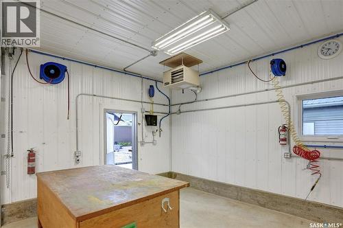 110 3Rd Avenue W, Gravelbourg, SK - Indoor Photo Showing Garage