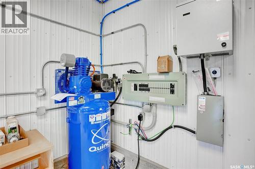 110 3Rd Avenue W, Gravelbourg, SK - Indoor