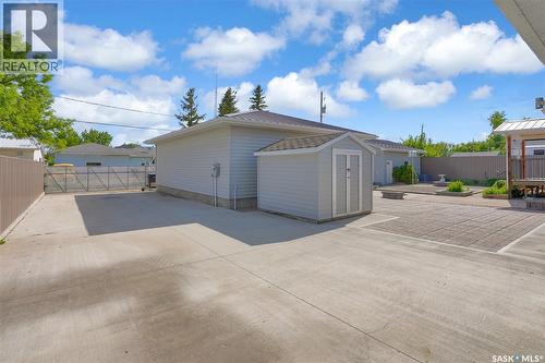 110 3Rd Avenue W, Gravelbourg, SK - Outdoor With Exterior