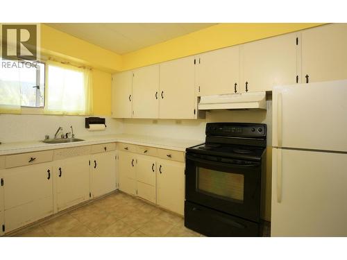 342 N Third Avenue, Williams Lake, BC - Indoor Photo Showing Kitchen