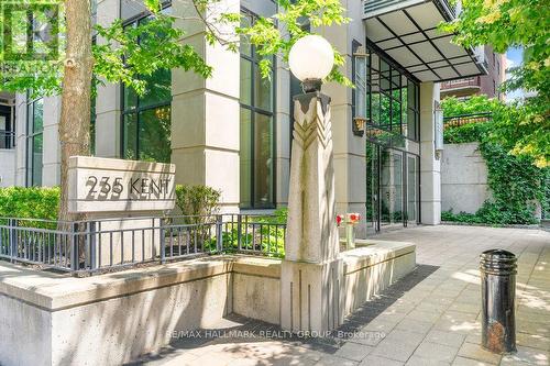 914 - 235 Kent Street, Ottawa, ON - Outdoor