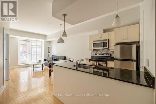 914 - 235 Kent Street, Ottawa, ON - Indoor Photo Showing Kitchen